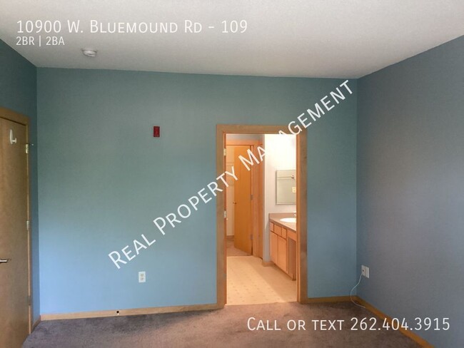 Foto del edificio - 10900 W Bluemound Rd