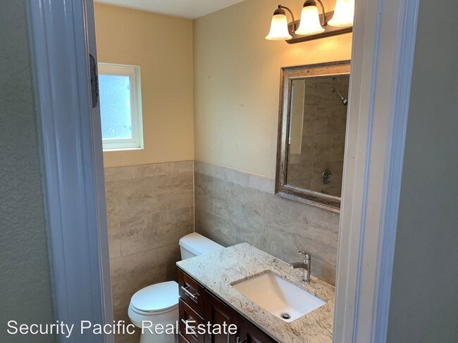 Building Photo - 6062 Bernhard Ave