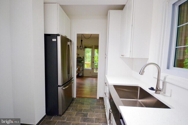 Foto del edificio - 3678 Gunston Rd