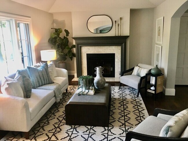 Foto del edificio - SHORT TERM LEASE JAN 1- JUNE 30 2024  ELEG...