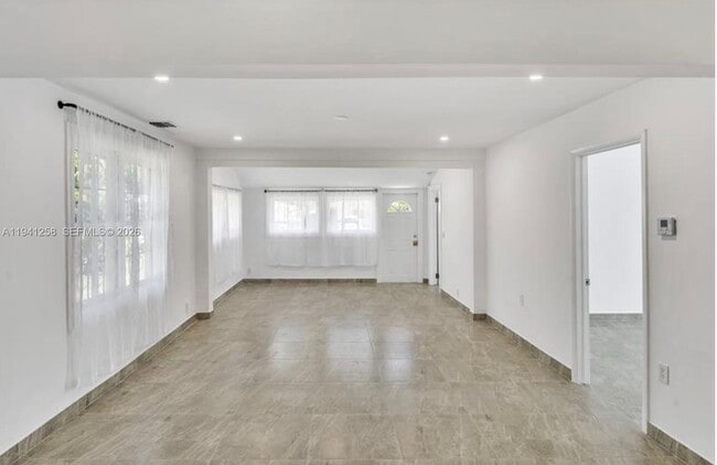 Foto del edificio - 211 SE 9th St