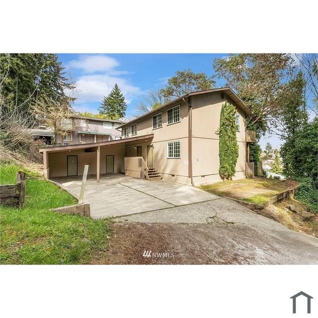 Foto del edificio - 629 Adele Ave