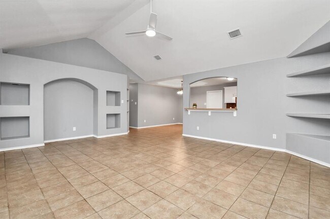 Building Photo - 18711 Driftwood Springs Dr