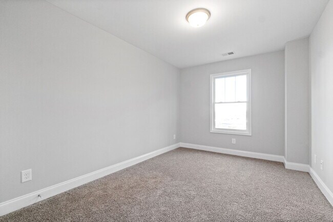 Building Photo - 809 Lynes St
