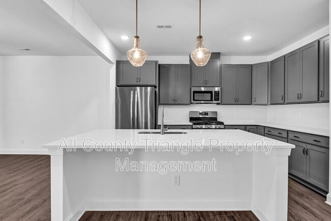 Building Photo - 2112 Voekler Street