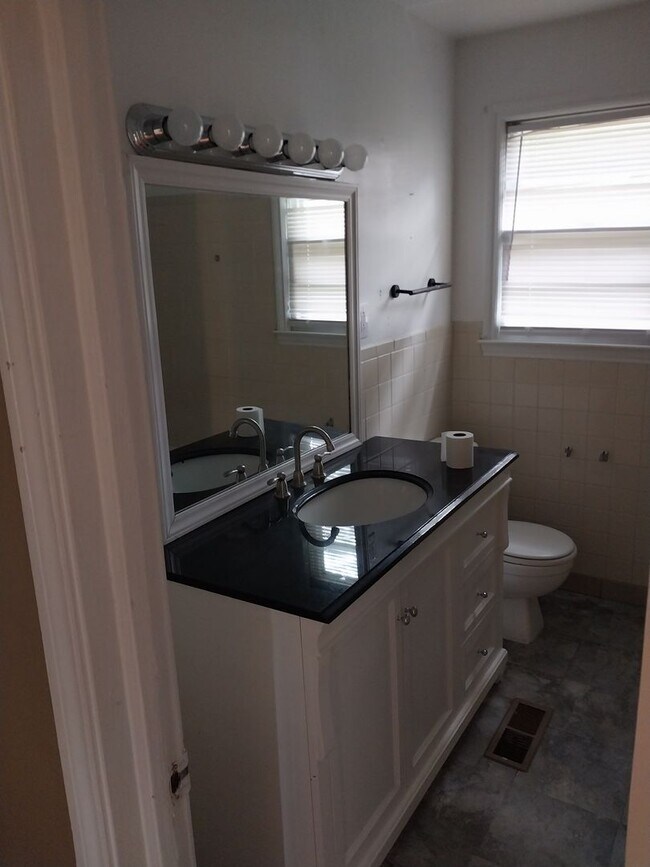 Foto del edificio - Corner Home - Rent Ready!