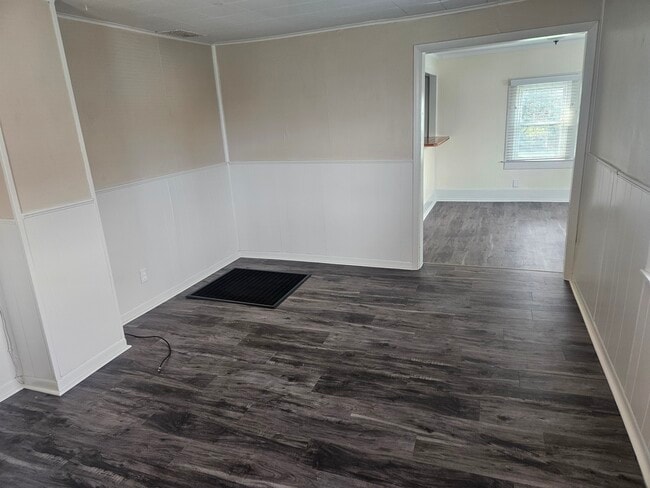 Building Photo - 125 Cherry St