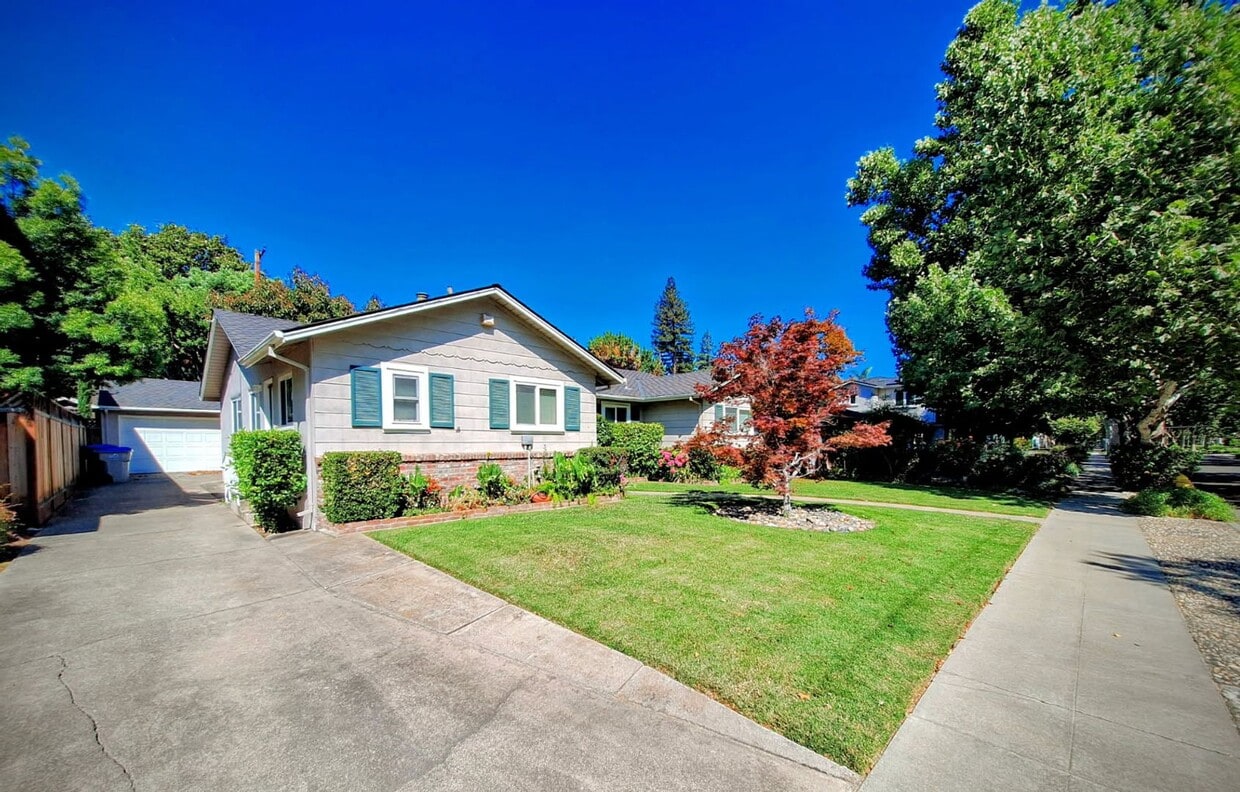 Foto del edificio - Beautiful 3bd Single Story House in Heart ...