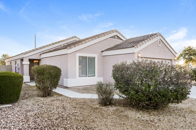Building Photo - 1429 S 107th Dr