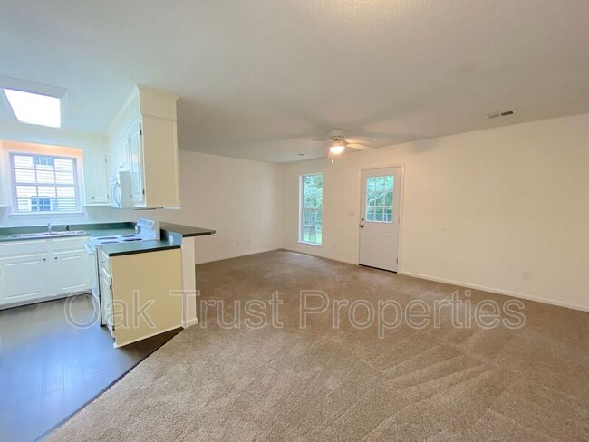 Building Photo - 9531 S Cardinal Dr