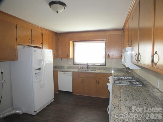 Building Photo - 6561 Morehead Rd