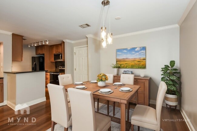 Building Photo - 1202 Pine Heights Dr NE