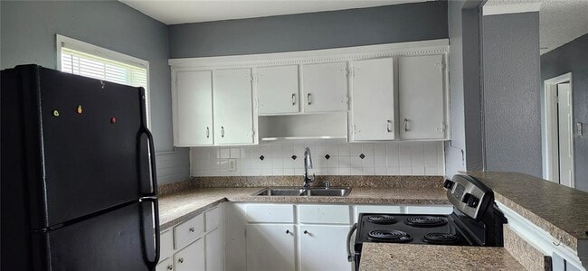 Building Photo - 5205 S 82nd St