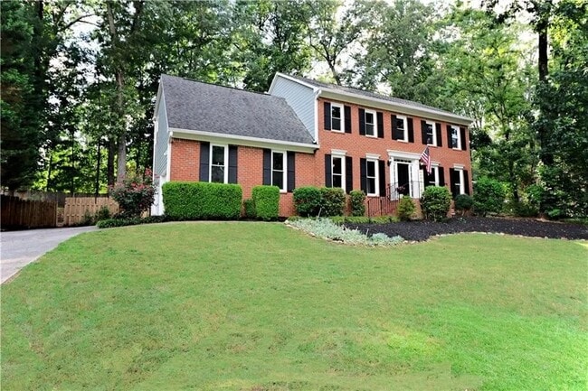 Photo - 2329 Milstead Cir NE House