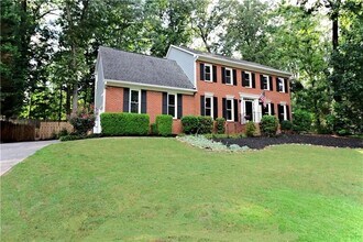 Building Photo - 2329 Milstead Cir NE