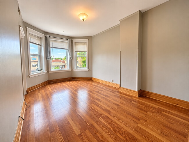 Building Photo - 3347 S Emerald Ave