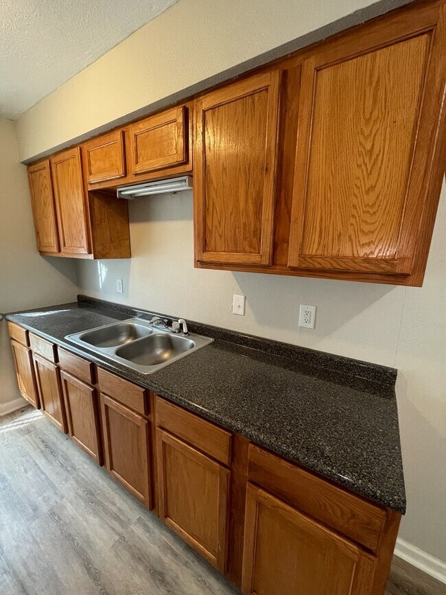 Foto del edificio - 2118 Thousand Oaks Dr