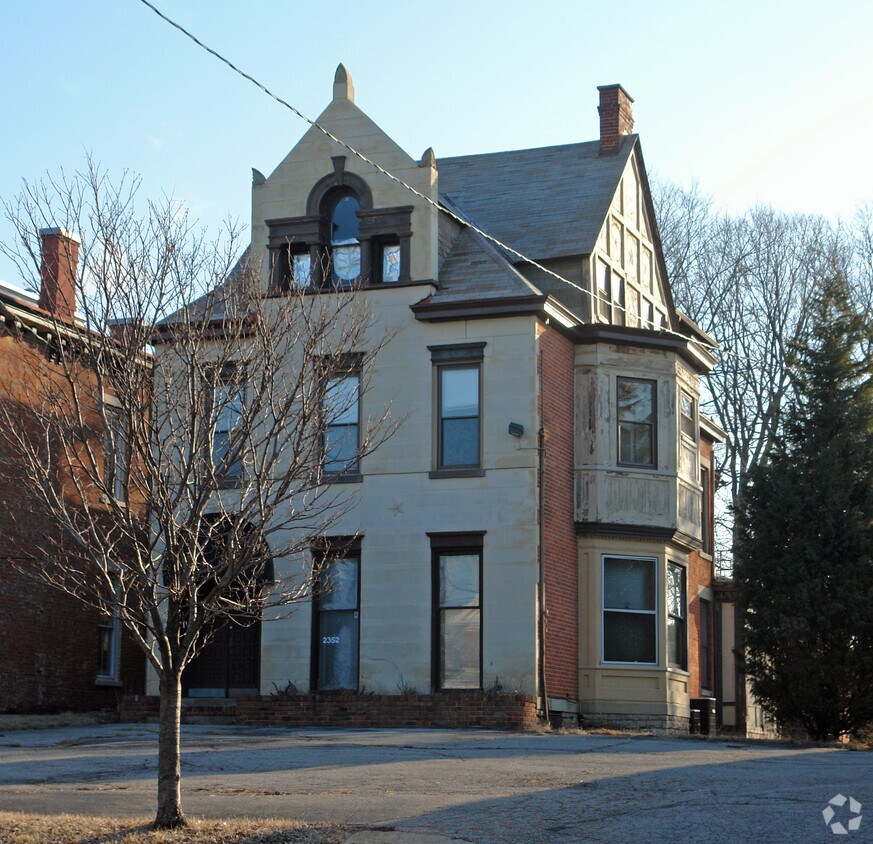 Primary Photo - 2352 Kemper Ln