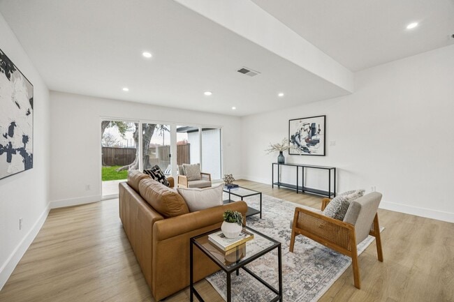 Foto del edificio - 3401 Valley View Ln