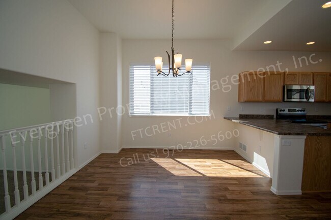 Foto del edificio - 6432 San Isabel Ave
