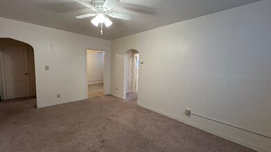 Building Photo - 1510 Larpenteur Ave W