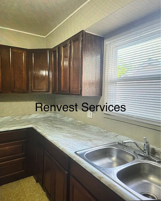 Building Photo - 1405 Benson Dr