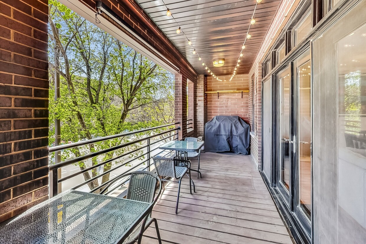 Photo - 1426 N Western Ave (Chicago, IL)