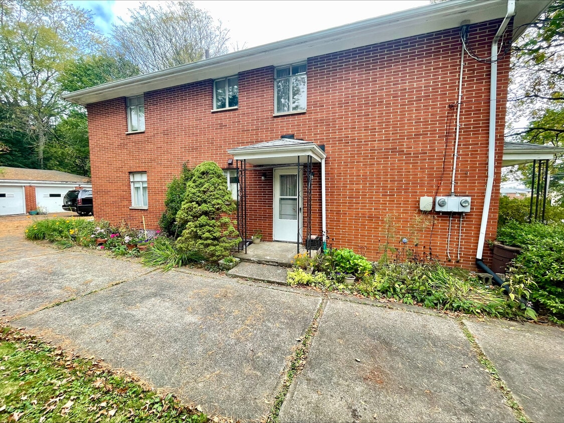 134 Winchester Rd, Fairlawn, OH 44333 Apartments in Fairlawn, OH