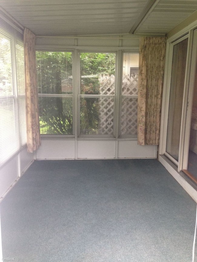 Building Photo - 5132 Green Meadow Rd