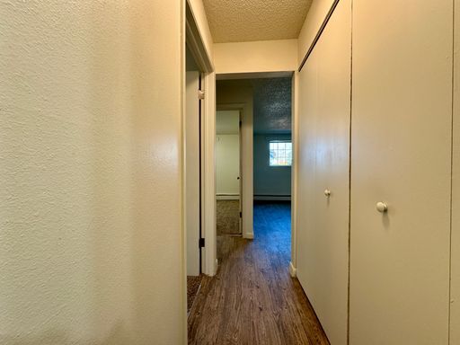 Building Photo - Spacious & Affordable Apartment in Longmont