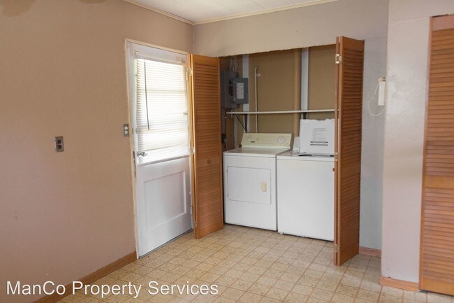Building Photo - 3 br, 1 bath House - 4831 Live Oak Dr