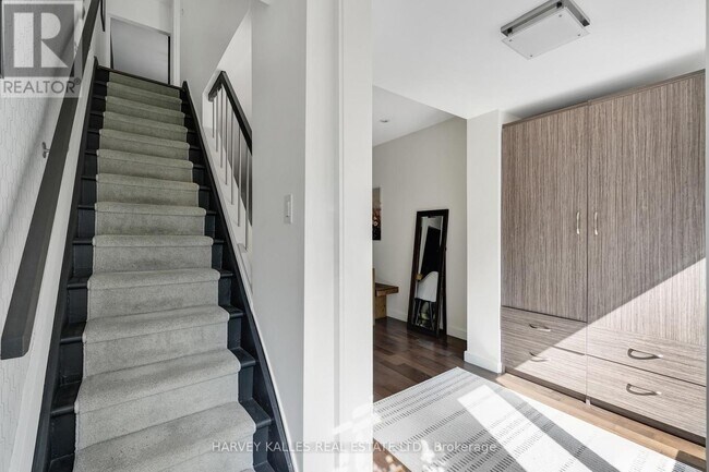 Photo du bâtiment - 62 Golfview Ave