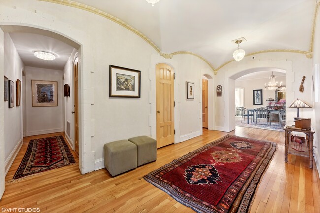 Foto del edificio - 2920 N Commonwealth Ave