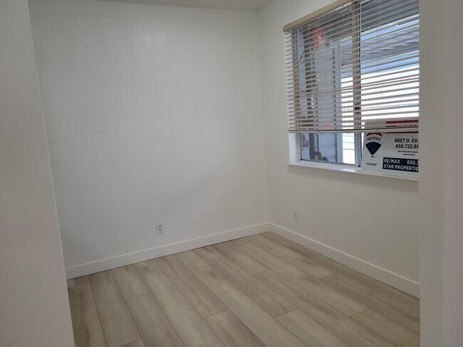 Building Photo - 445 Cork Harbour Cir