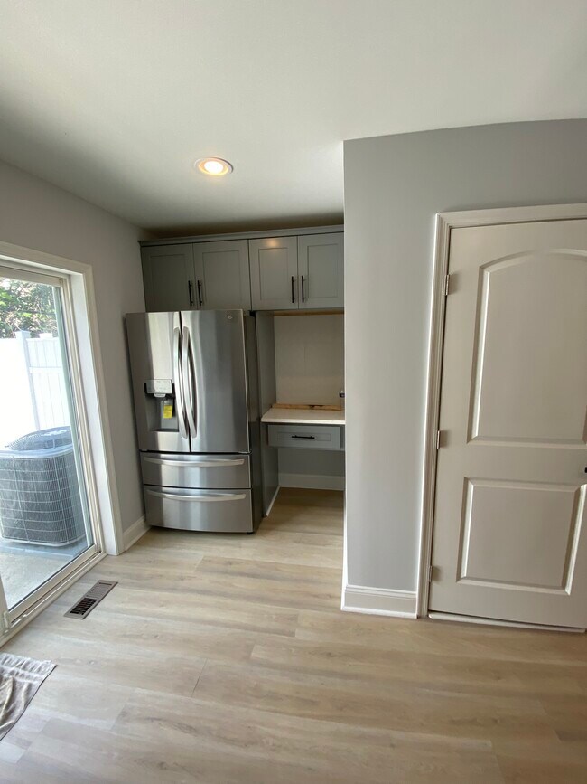 Sección de refrigeradores - 1525 Manton St