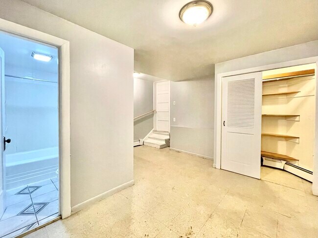 Building Photo - 2948 W Nelson St