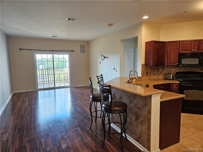 Foto del edificio - 934 Tower Ridge Cir