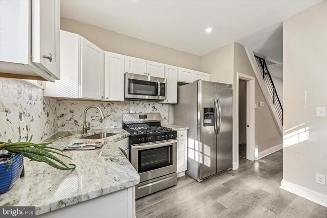 Building Photo - 2336 Pierce St