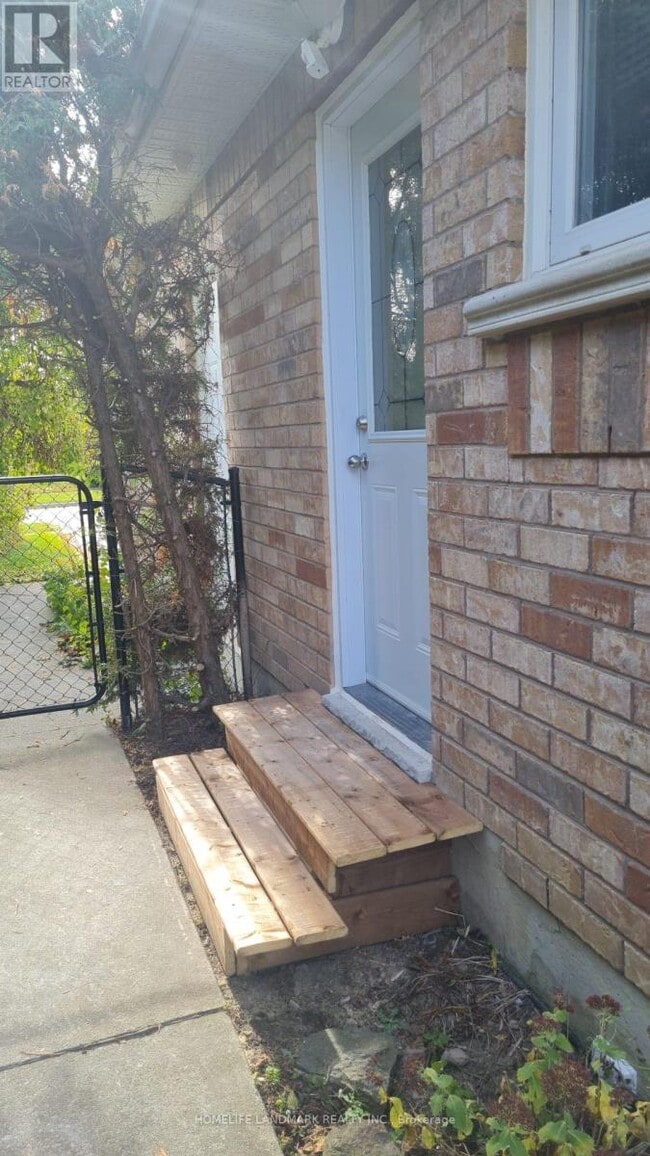 Building Photo - 38 Lois Dr