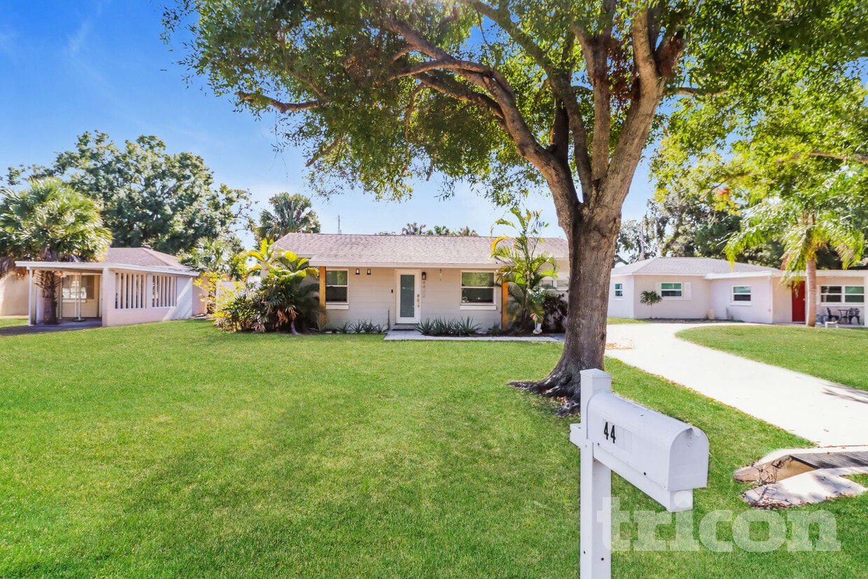 Foto del edificio - 4412 W Anita Blvd