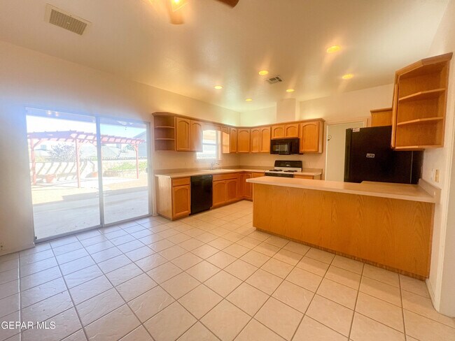 Building Photo - 10726 White Sands Dr