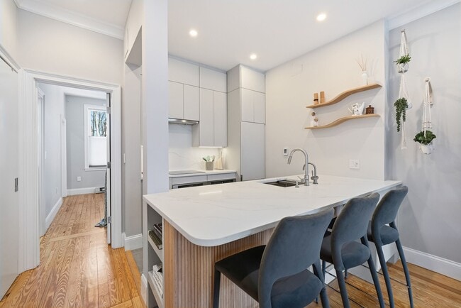 Foto del edificio - 108 E Brookline St
