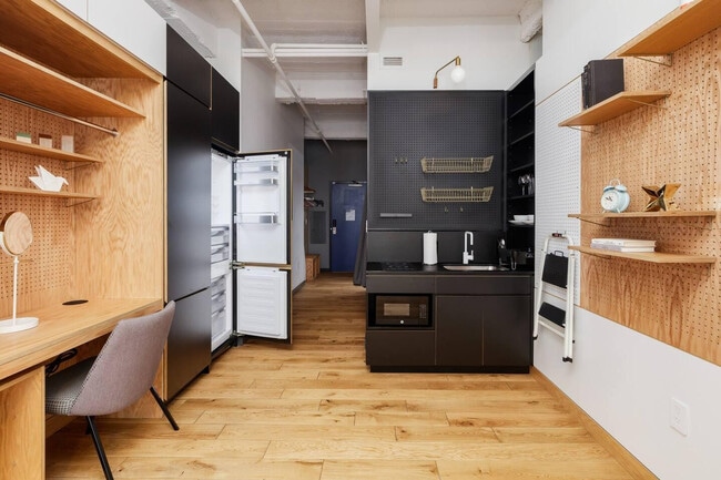 Building Photo - 120 Wall St