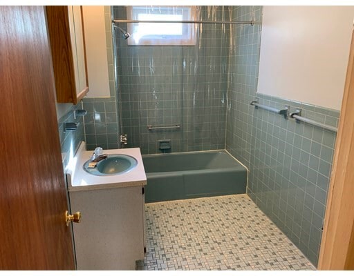 Building Photo - 37 Harnden Ave
