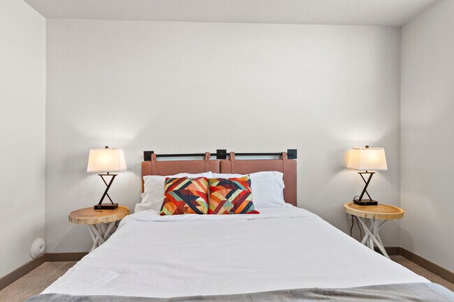 Building Photo - 400 N 2nd Ave