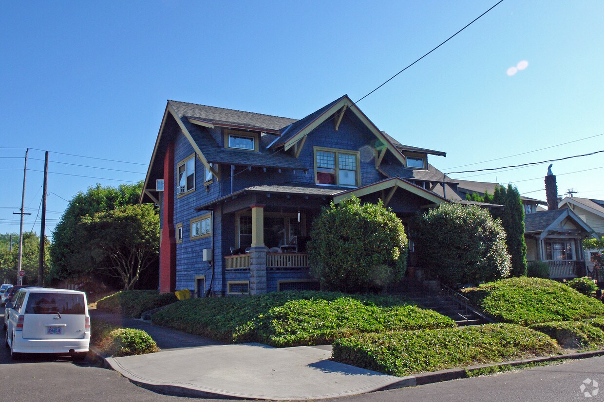 25052511 NE Halsey St, Portland, OR 97232 25052511 NE Halsey St