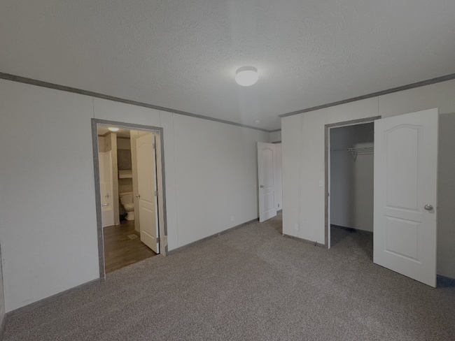 Foto del edificio - 249 Laurel Leah