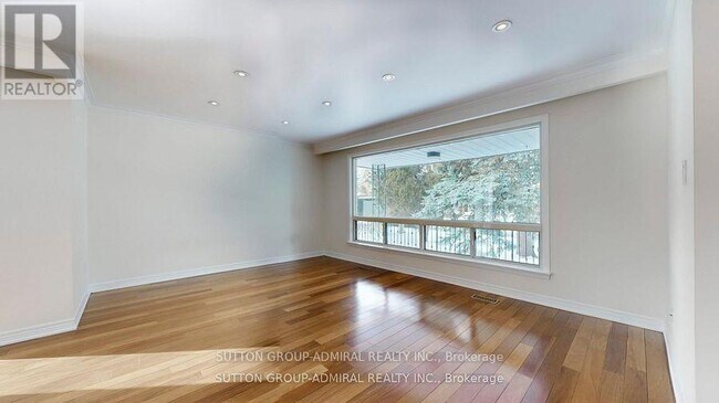 Photo du bâtiment - 129 Crestwood Rd