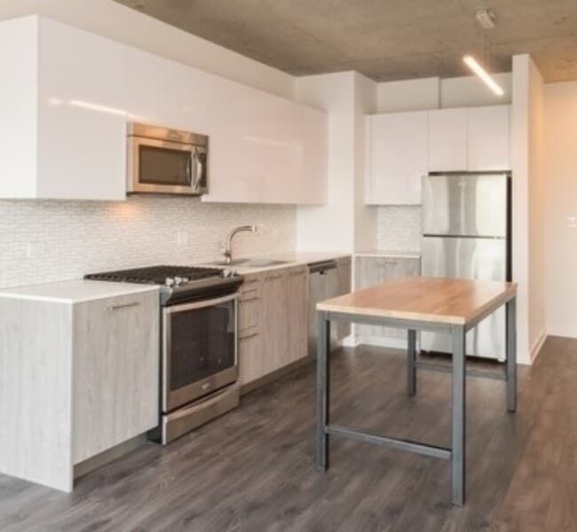 Building Photo - 1714 W Roscoe St