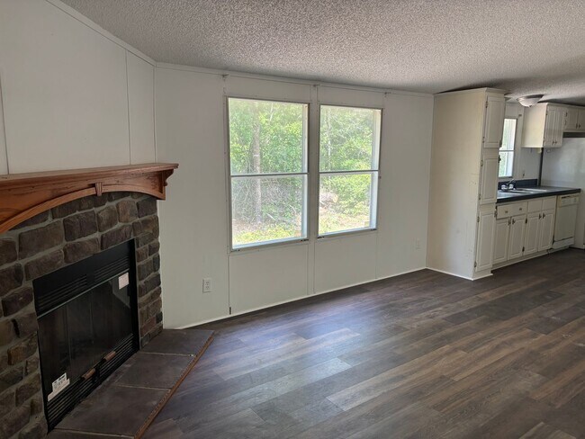 Foto del edificio - 3 bed 2 bath single family home in quiet area